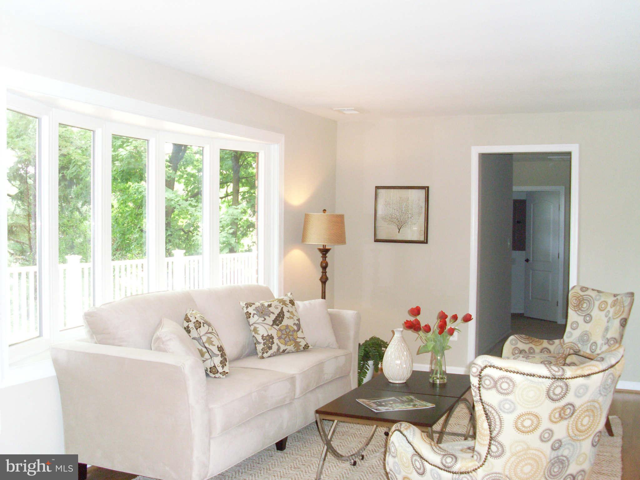 2953 Warehime Road Manchester, MD 21102 - Photo 22 of 30 Living Room