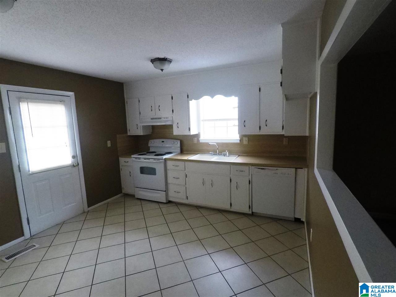 694 Annie Lee Road Trussville, AL 35173 - Photo 6 of 17