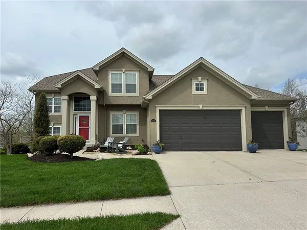 $625,000 | 10504 North Euclid Avenue, Kansas City, MO 64155