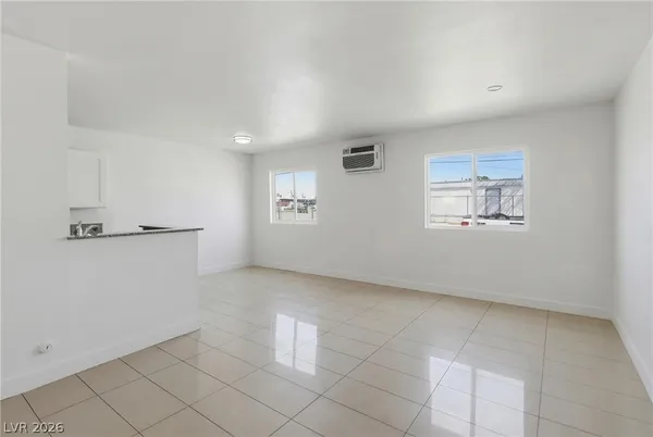 $1,350 | 180 West New York Avenue, Unit 4, Las Vegas, NV 89102