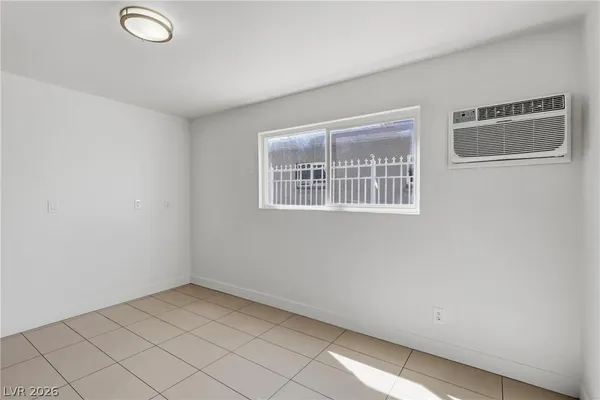 $1,350 | 180 West New York Avenue, Unit 4, Las Vegas, NV 89102