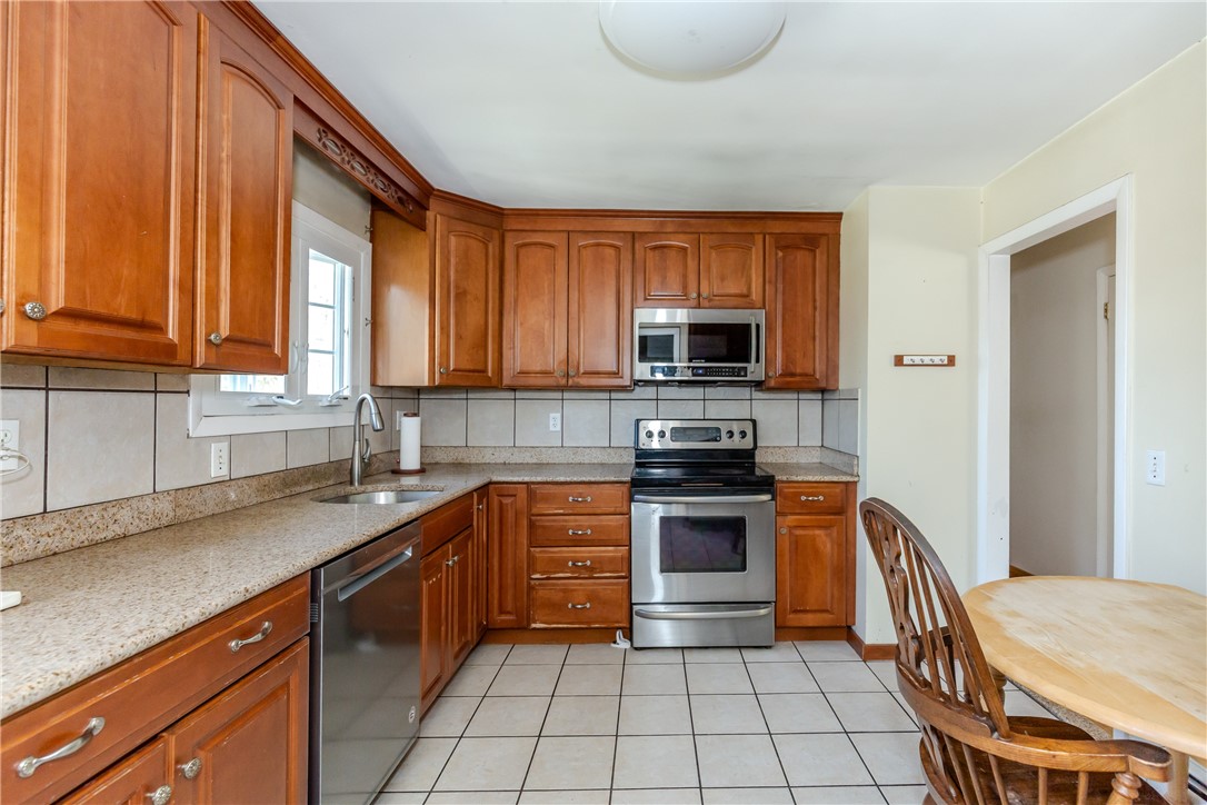 39 Francis Road Glocester, RI 02857 - Photo 18 of 50