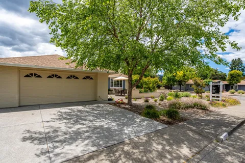 $899,000 | 7000 Oak Leaf Drive, Santa Rosa, CA 95409