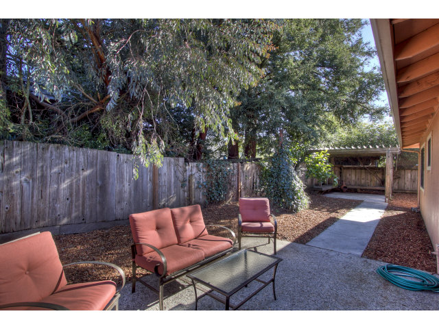 570 Risso Court Santa Cruz, CA 95062 - Photo 8 of 11 Gallery Image 8