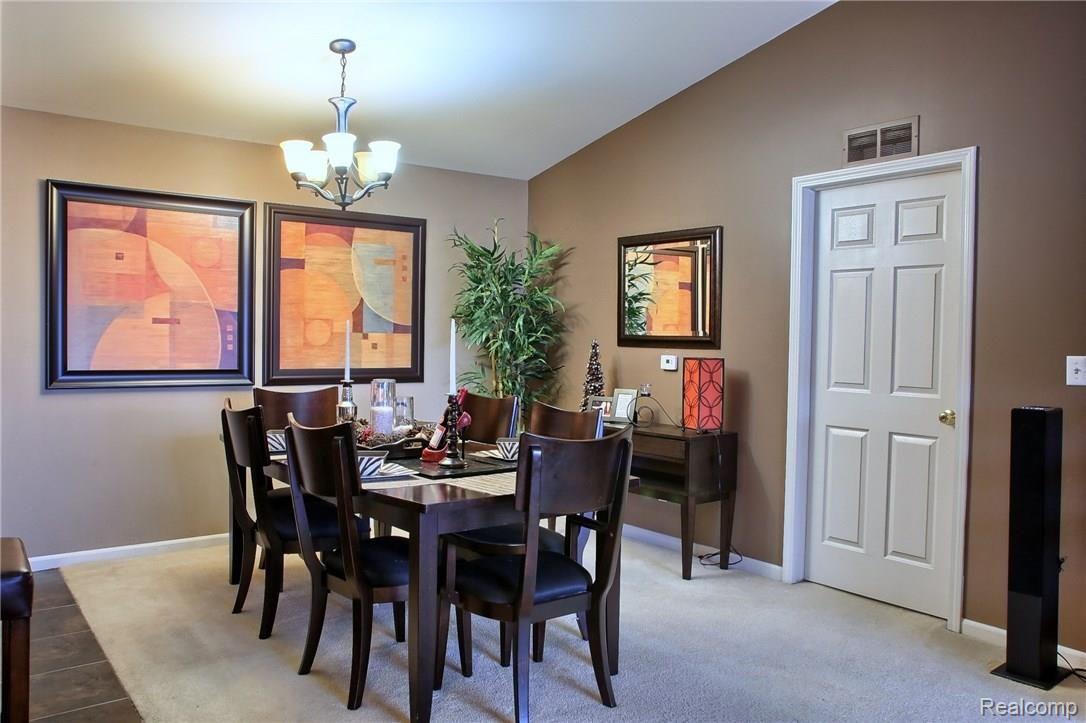 1826 Flagstone Circle Rochester, MI 48307 - Photo 8 of 20 Dining_Room.jpg
