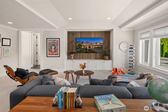 $10,550,000 | 3183 95th Place Northeast, Clyde Hill, WA 98004