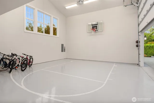 $10,550,000 | 3183 95th Place Northeast, Clyde Hill, WA 98004