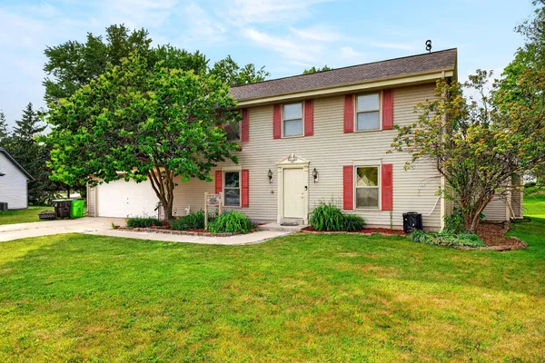 $399,900 | 62 East Prospect Court, Hartford, WI 53027