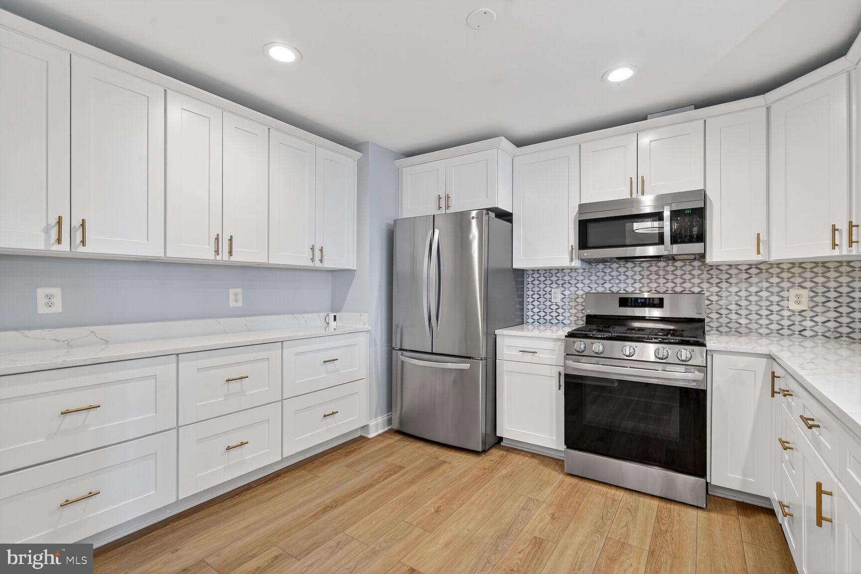 11776 Stratford House Place, Unit 1008 Reston, VA 20190 - Photo 19 of 66 Kitchen