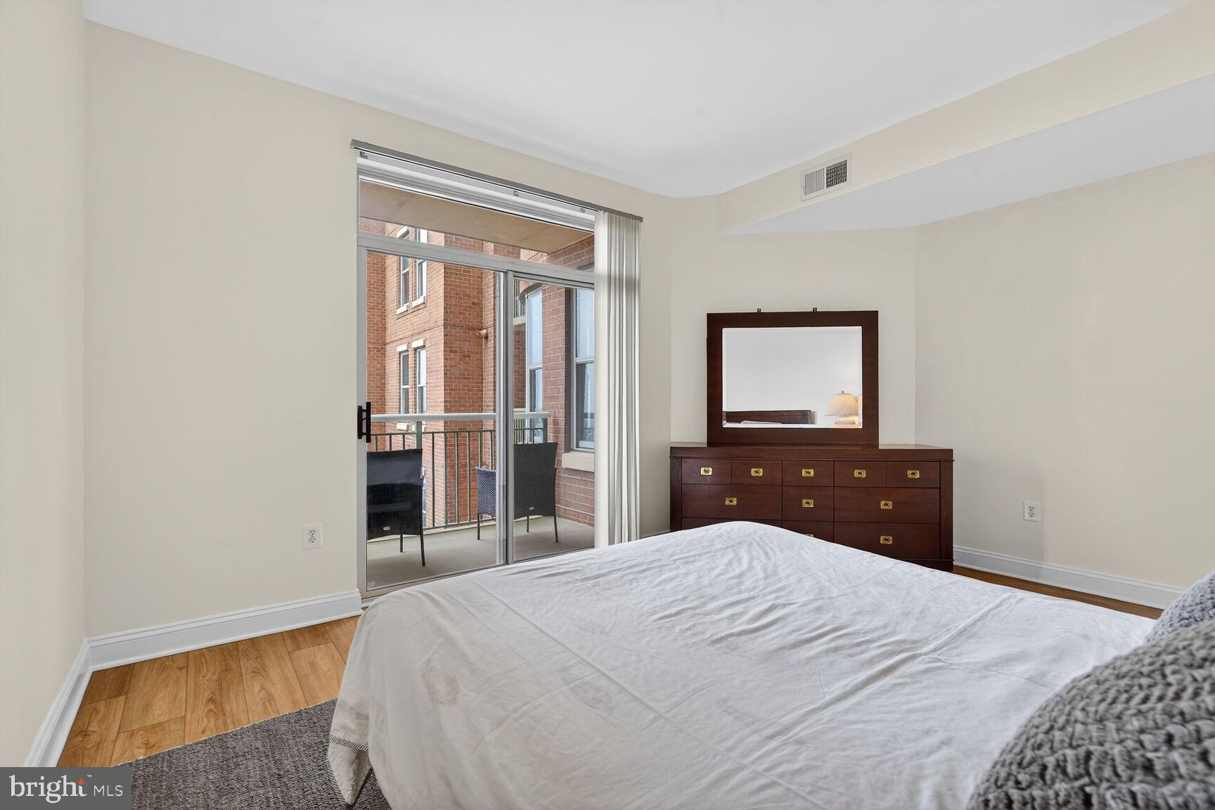 11776 Stratford House Place, Unit 1008 Reston, VA 20190 - Photo 30 of 66 Primary Bedroom