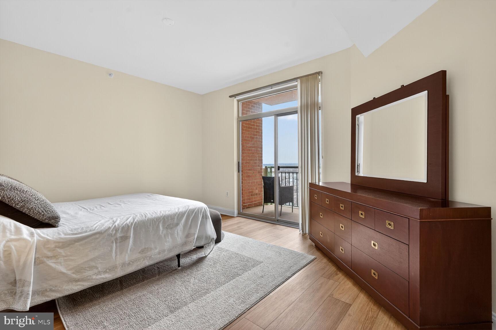 11776 Stratford House Place, Unit 1008 Reston, VA 20190 - Photo 31 of 66 Primary Bedroom