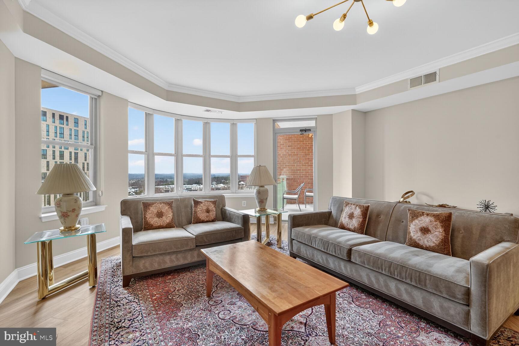 11776 Stratford House Place, Unit 1008 Reston, VA 20190 - Photo 10 of 66 Living Room