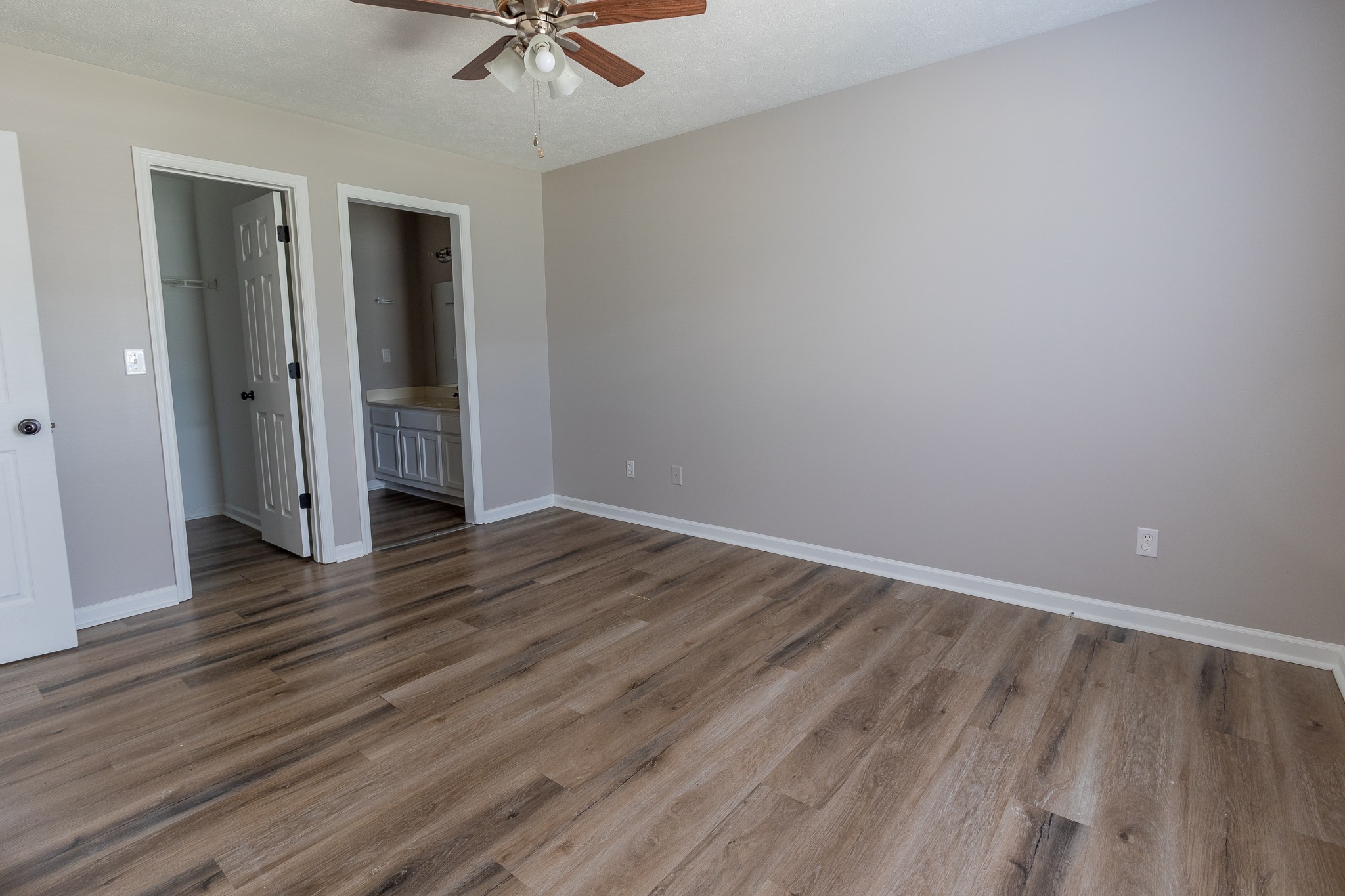 1136 Garners Creek Road Dickson, TN 37055 - Photo 8 of 12 a view of room with hardwood floor and ceiling fan