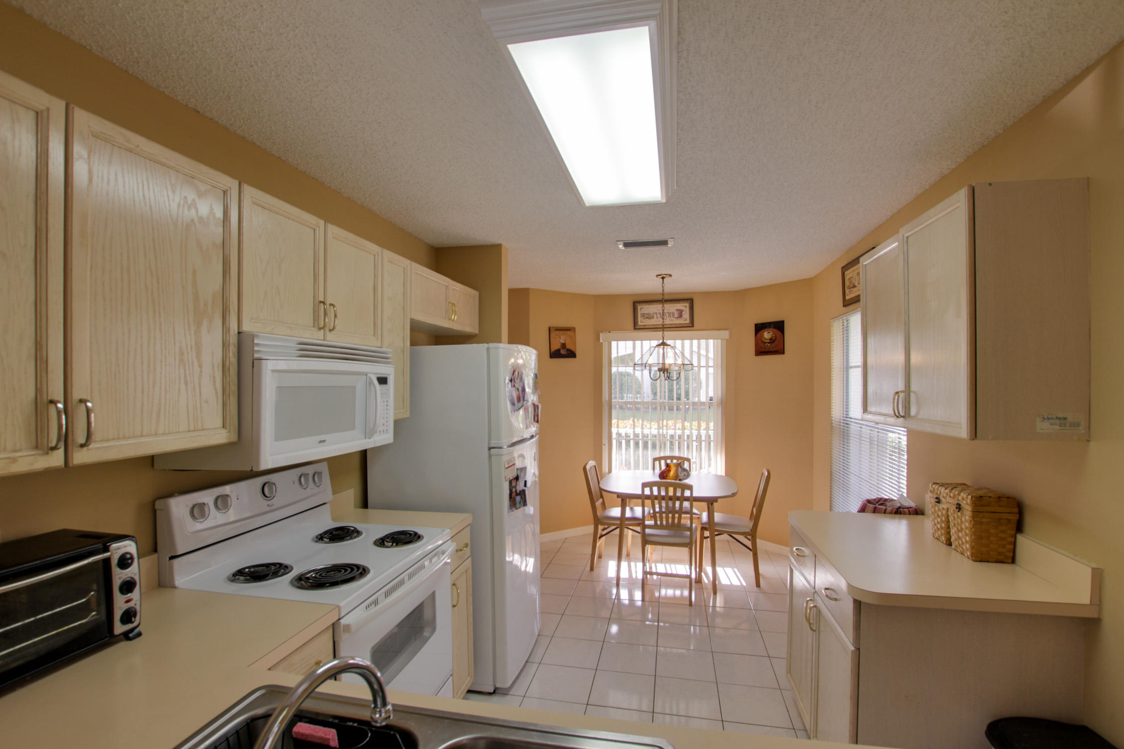 13152 Quiet Woods Road, Unit A Wellington, FL 33414 - Photo 3 of 28 Kitchen