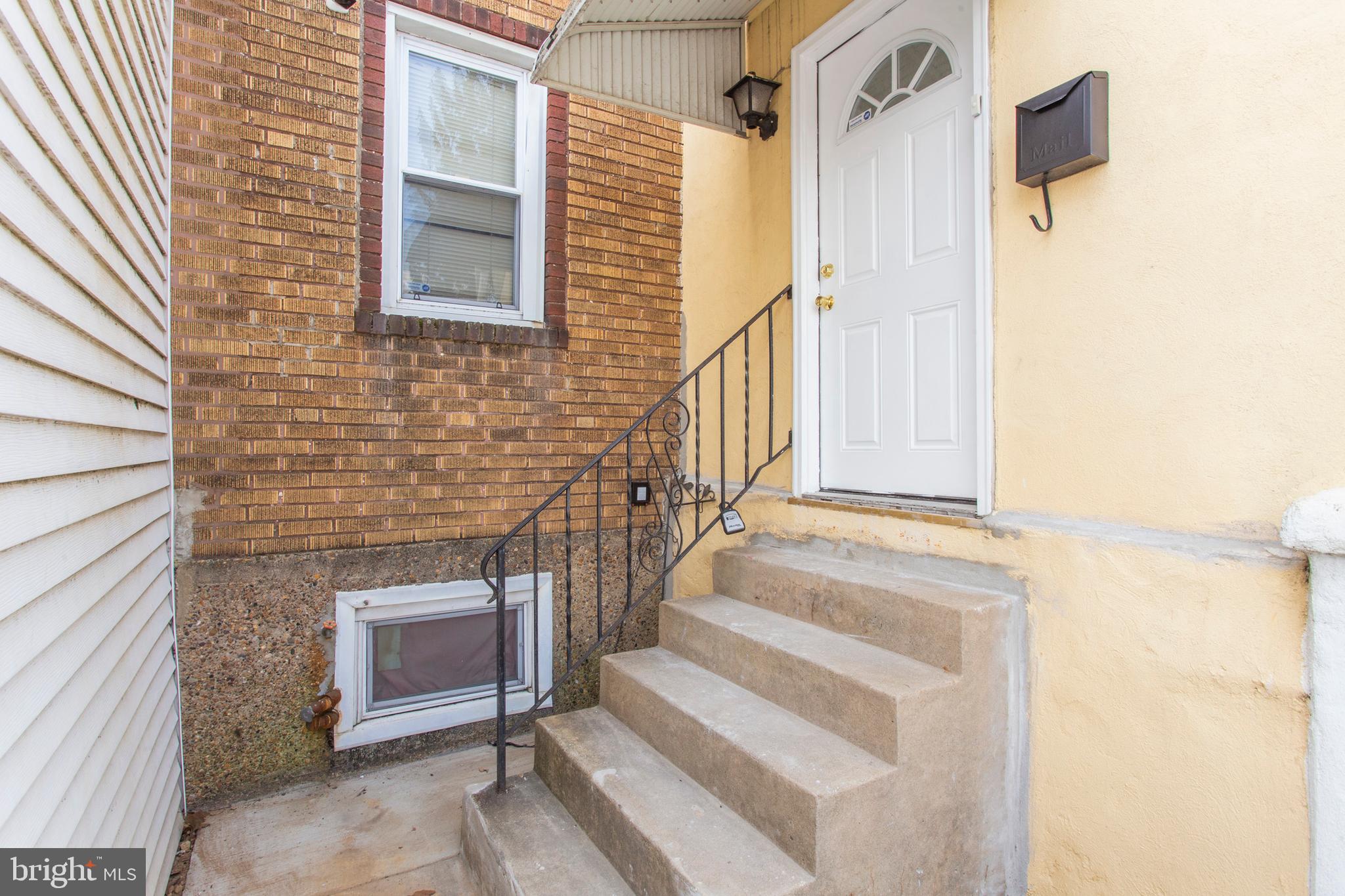 650 Littlecroft Road Upper Darby, PA 19082 - Photo 2 of 32