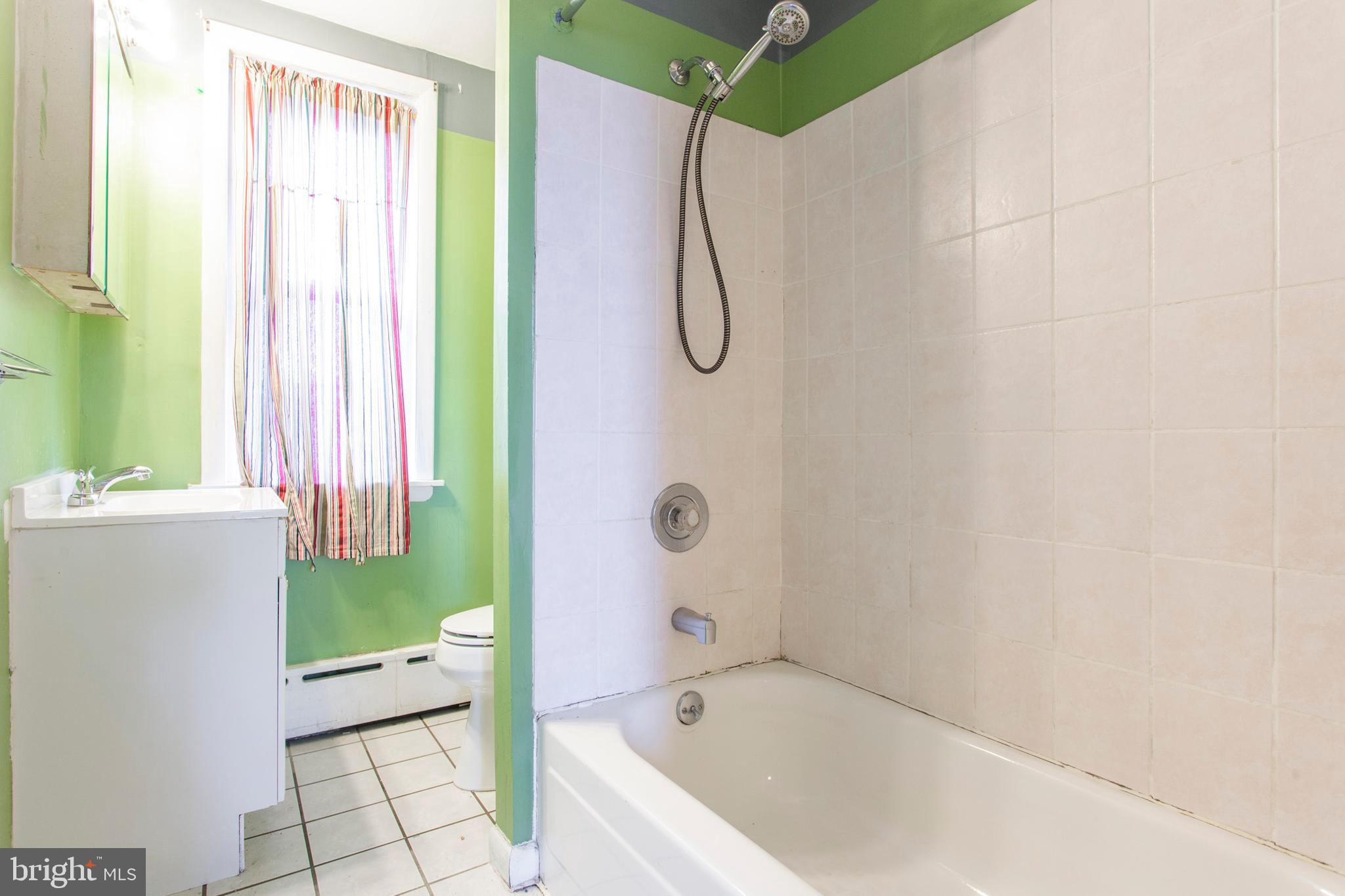 650 Littlecroft Road Upper Darby, PA 19082 - Photo 23 of 32