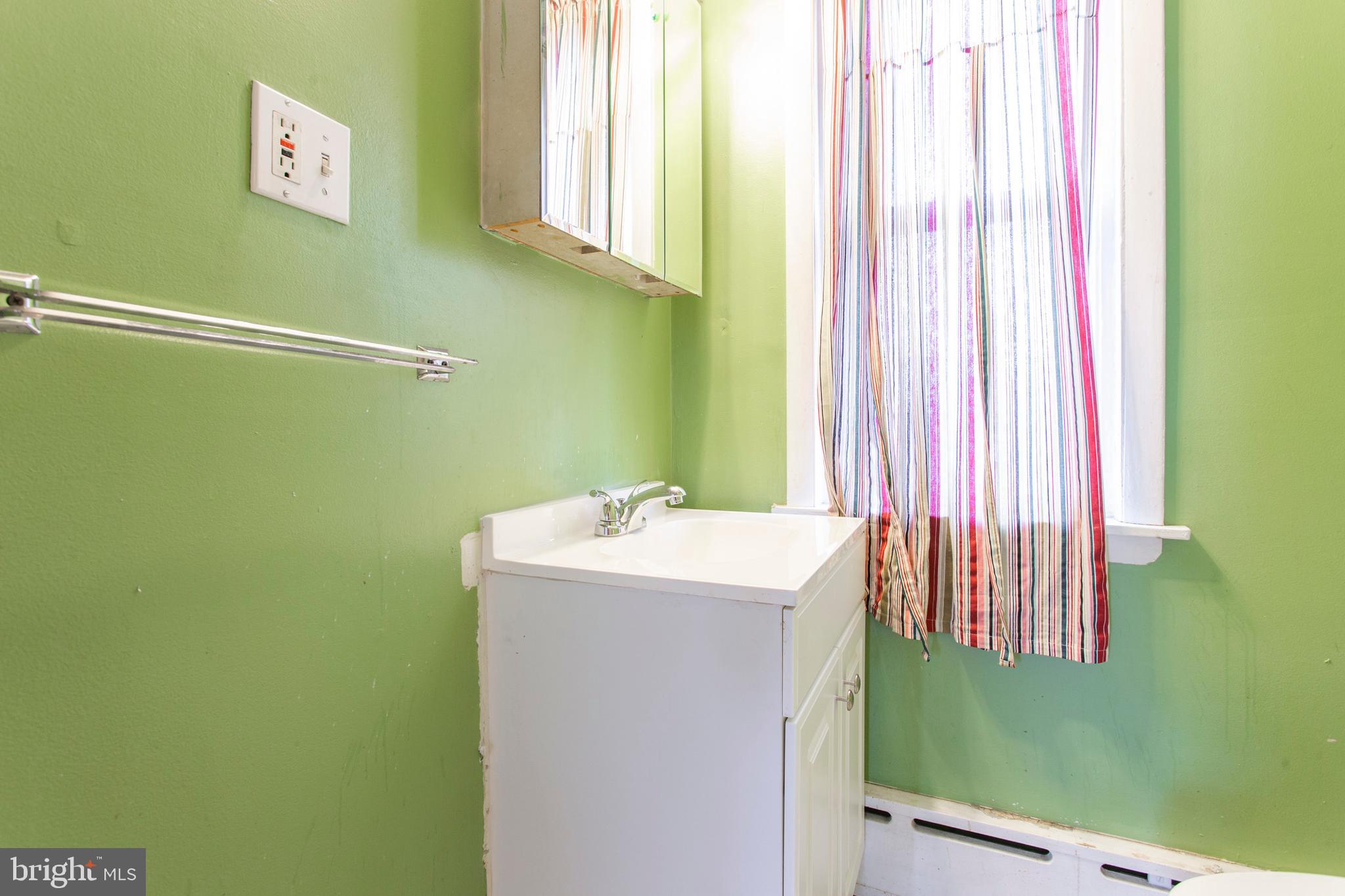 650 Littlecroft Road Upper Darby, PA 19082 - Photo 24 of 32