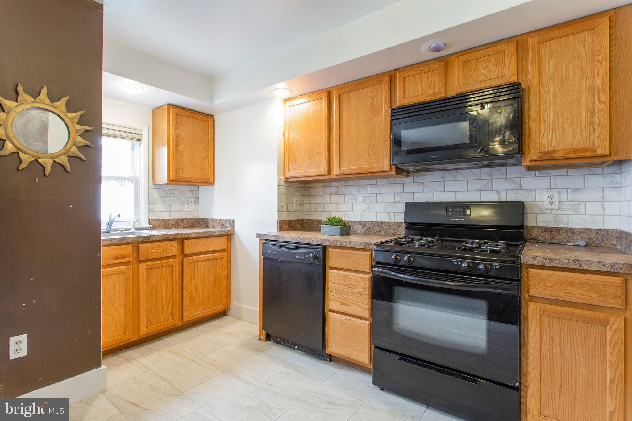 650 Littlecroft Road Upper Darby, PA 19082 - Photo 7 of 32