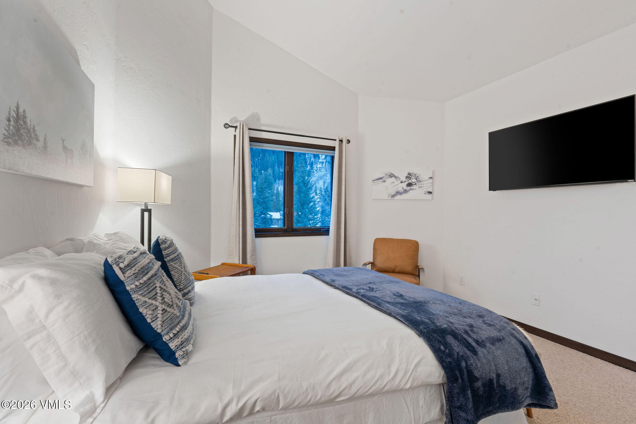 4501 Spruce Way, Unit B Vail, CO 81657 - Photo 19 of 23 VB_20251224_12