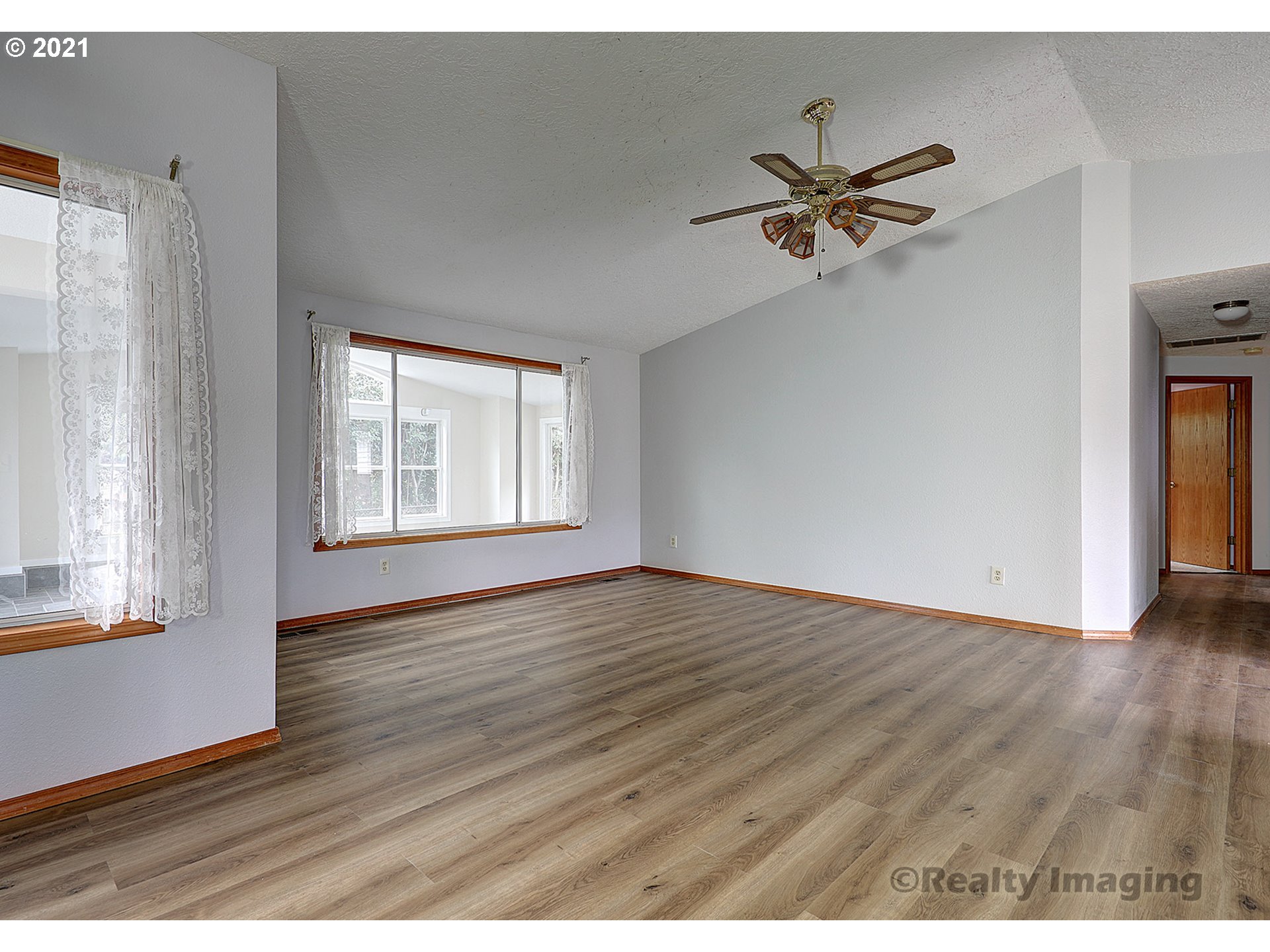 4080 Southwest 7th Street Gresham, OR 97030 - Photo 5 of 19 Gallery Image 5