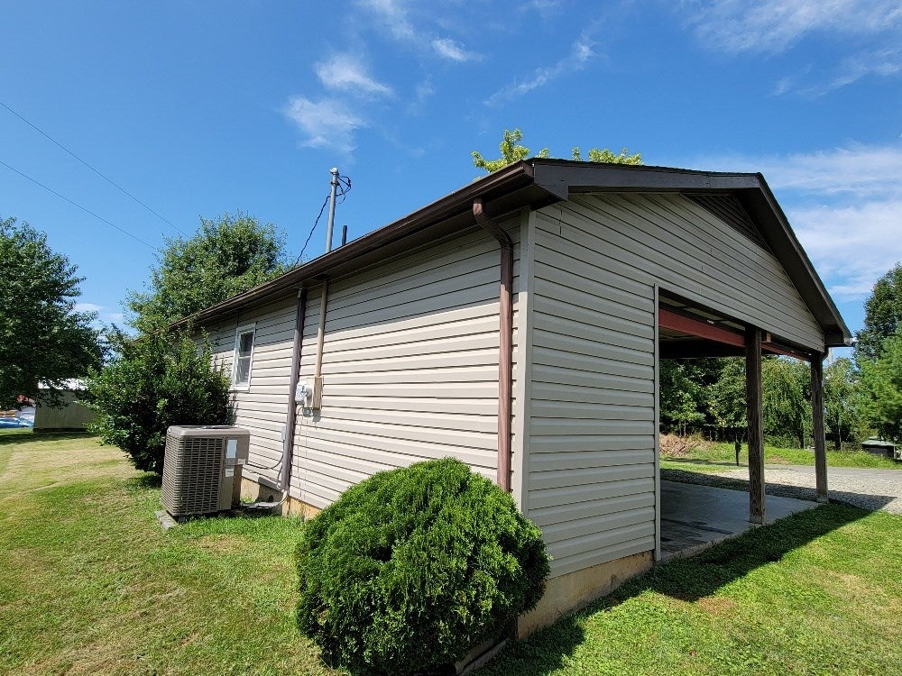 106 Frazier Road Galax, VA 24333 - Photo 12 of 14 Gallery Image 12