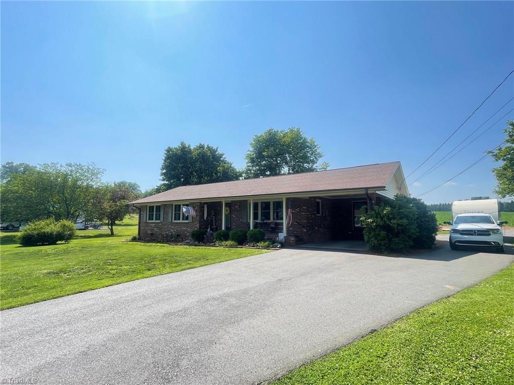 215 Freeman Street Dobson, NC 27017 - Photo 5 of 49