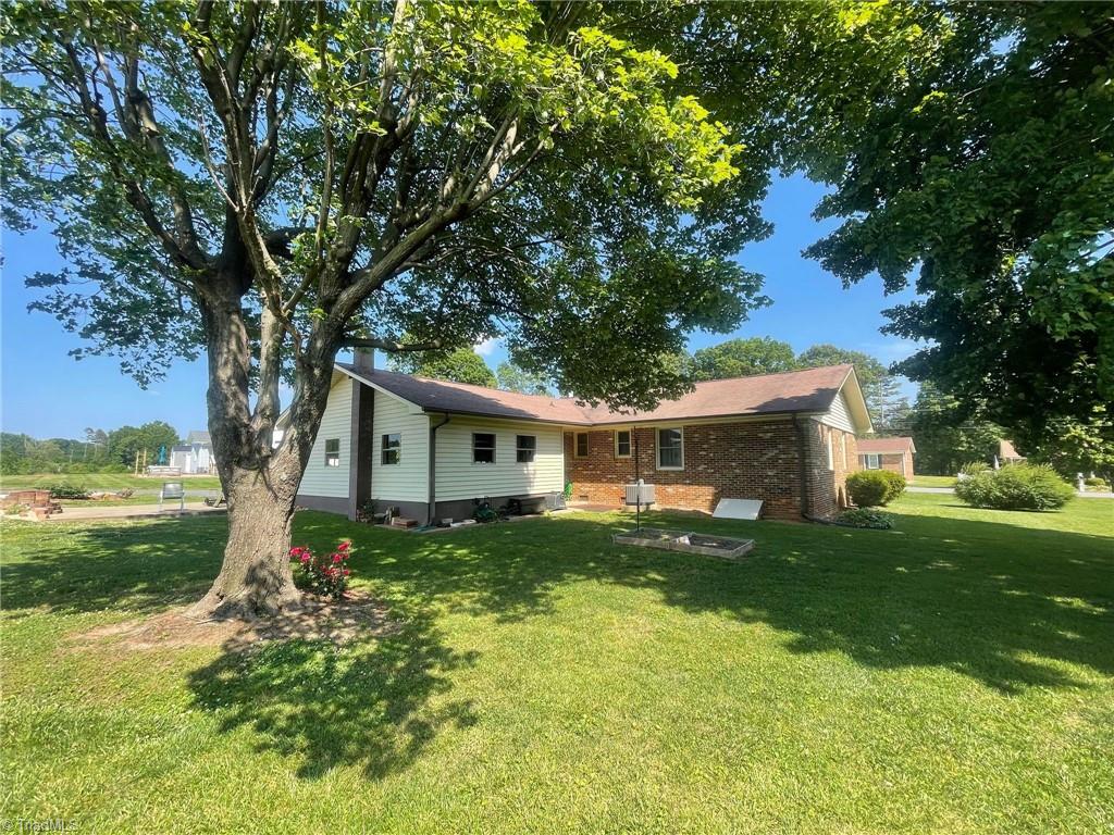 215 Freeman Street Dobson, NC 27017 - Photo 10 of 49