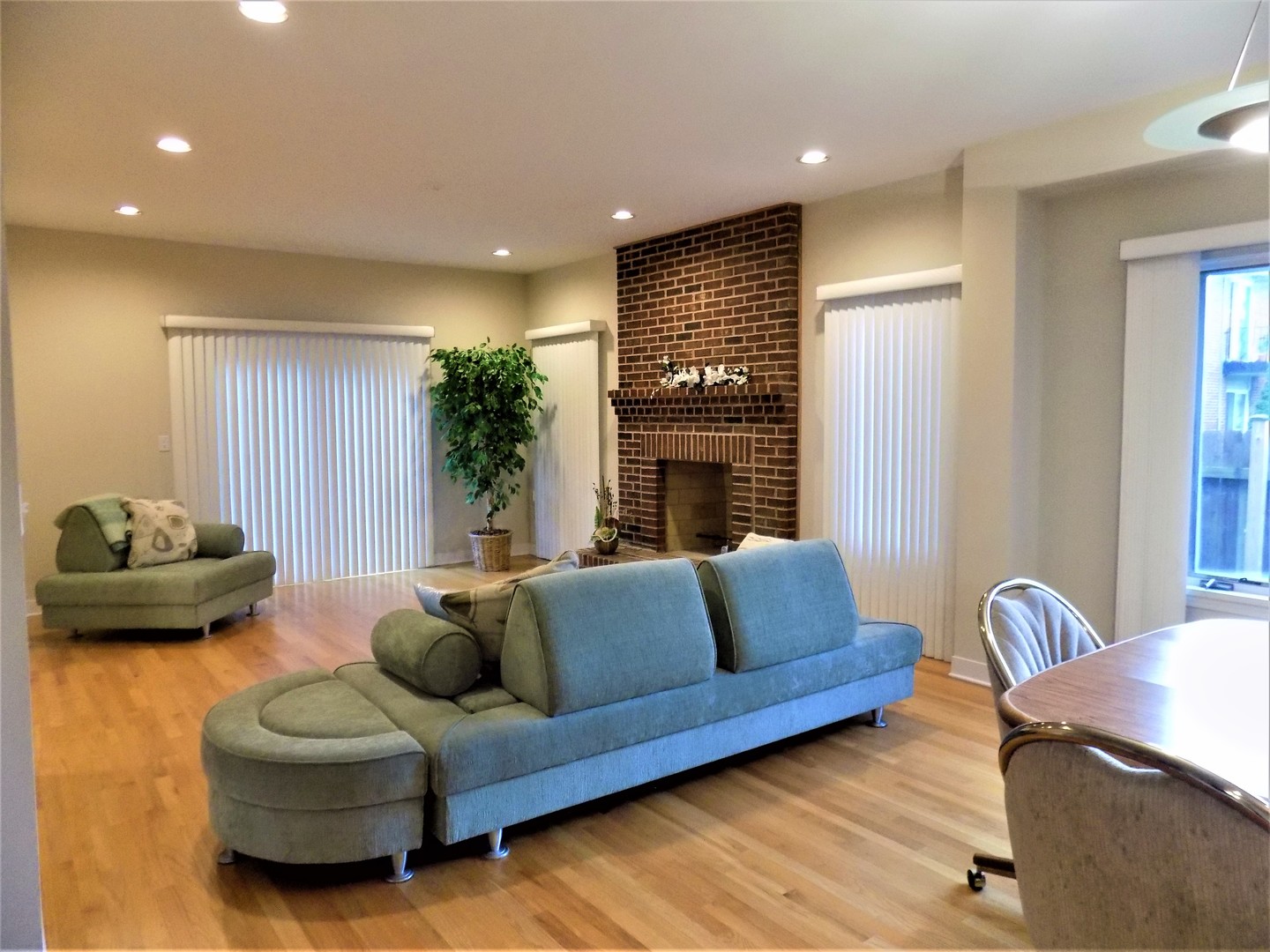 1925 Church Street Park Ridge, IL 60068 - Photo 12 of 37