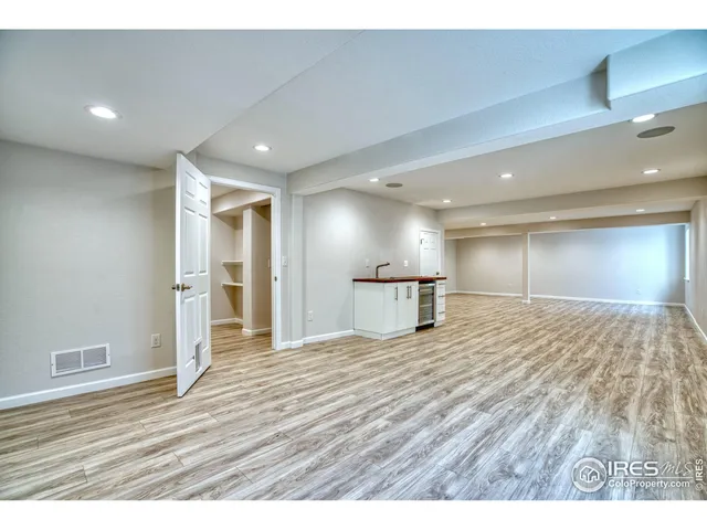 a close view of sink and tap