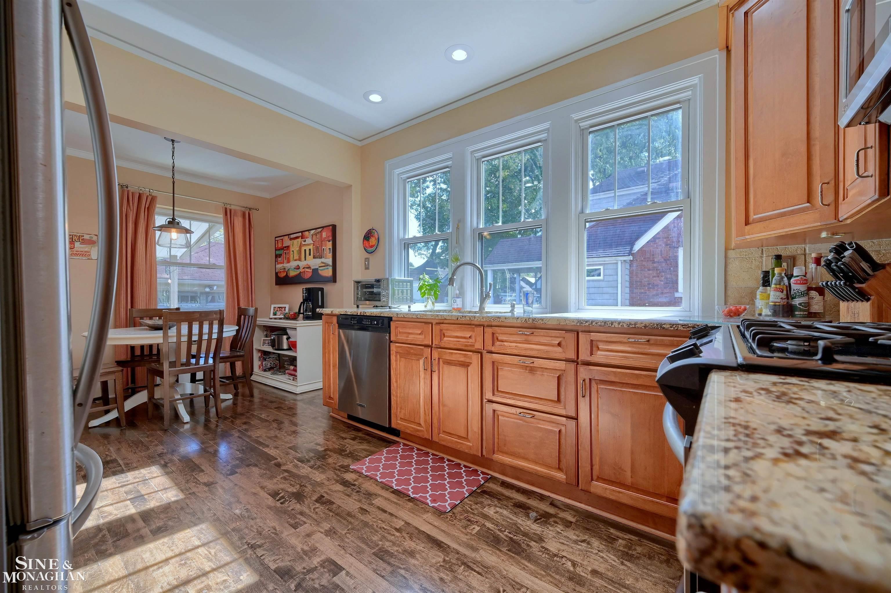 866 Barrington Road Grosse Pointe Park, MI 48230 - Photo 10 of 46