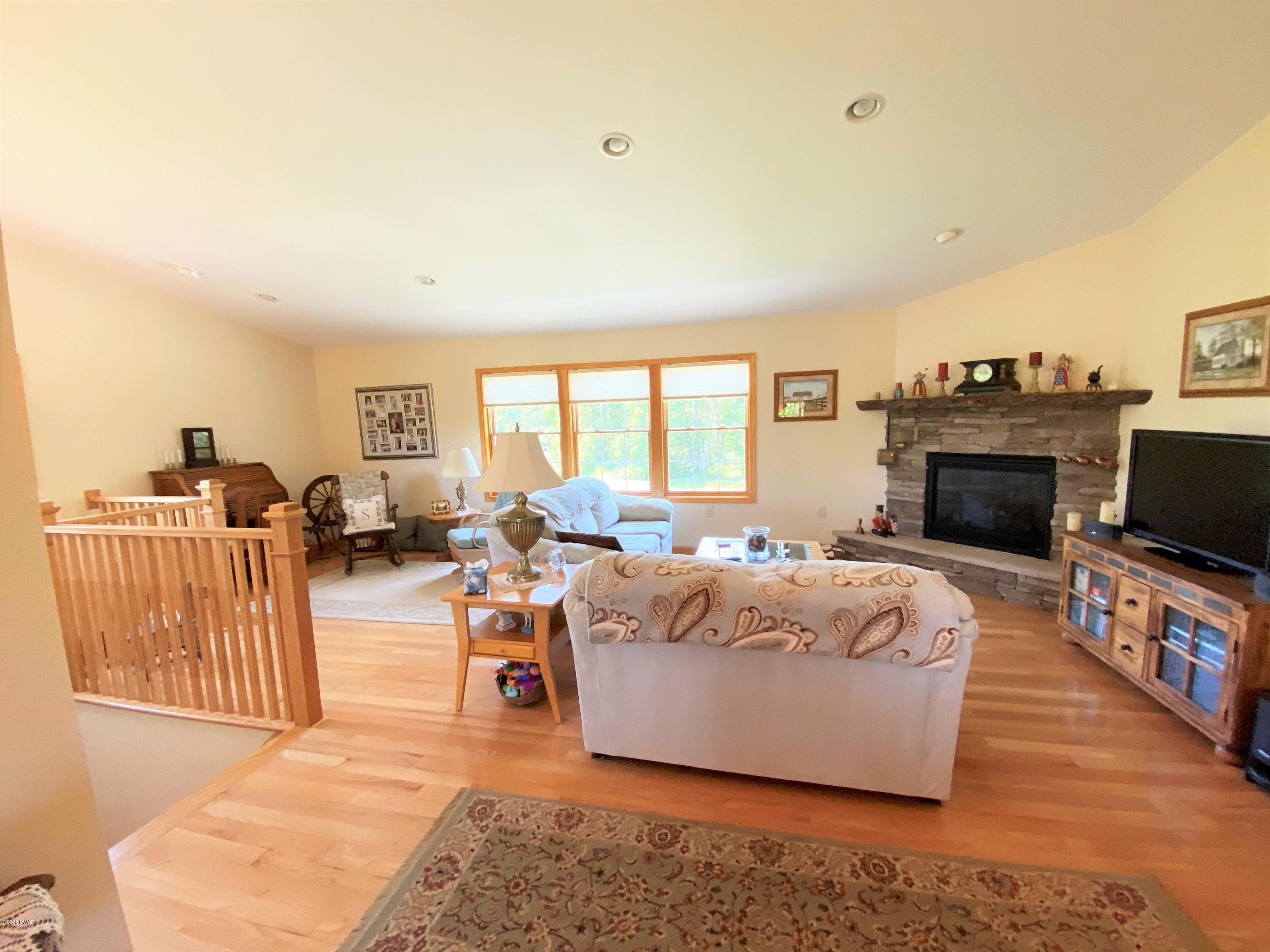 134 Romobe Lake Road Thompson, PA 18465 - Photo 23 of 93 Living Room