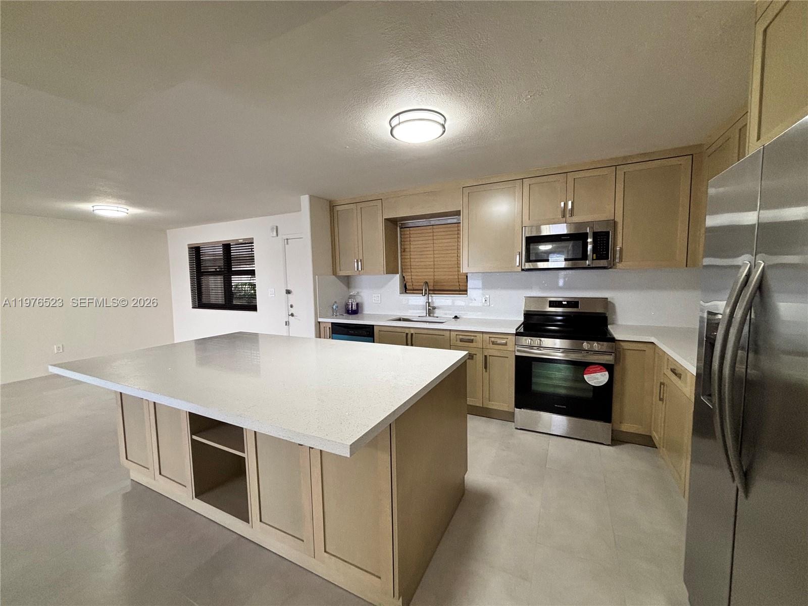 605 Ives Dairy Road, Unit 1027 Miami, FL 33179 - Photo 12 of 41