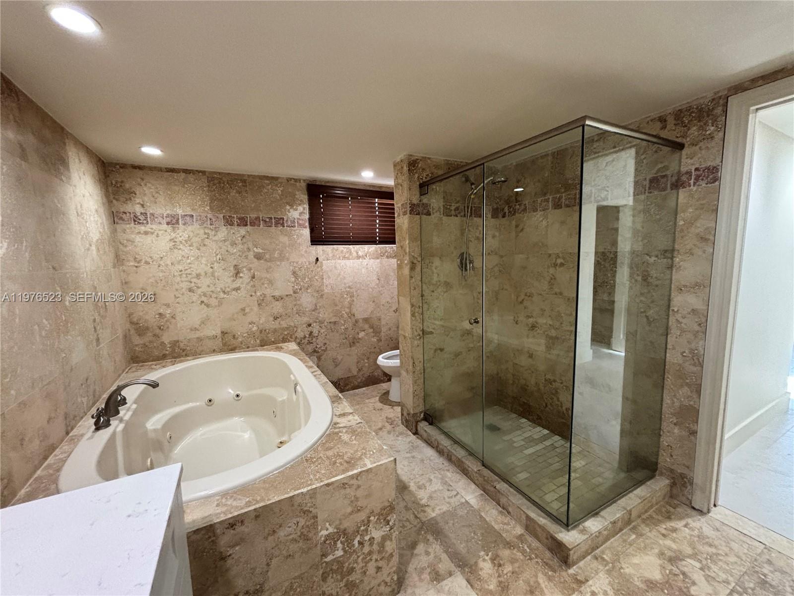 605 Ives Dairy Road, Unit 1027 Miami, FL 33179 - Photo 28 of 41