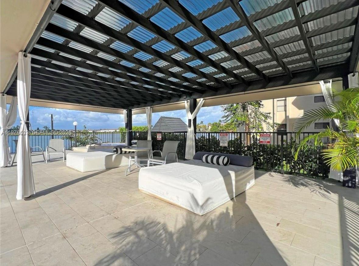 605 Ives Dairy Road, Unit 1027 Miami, FL 33179 - Photo 33 of 41