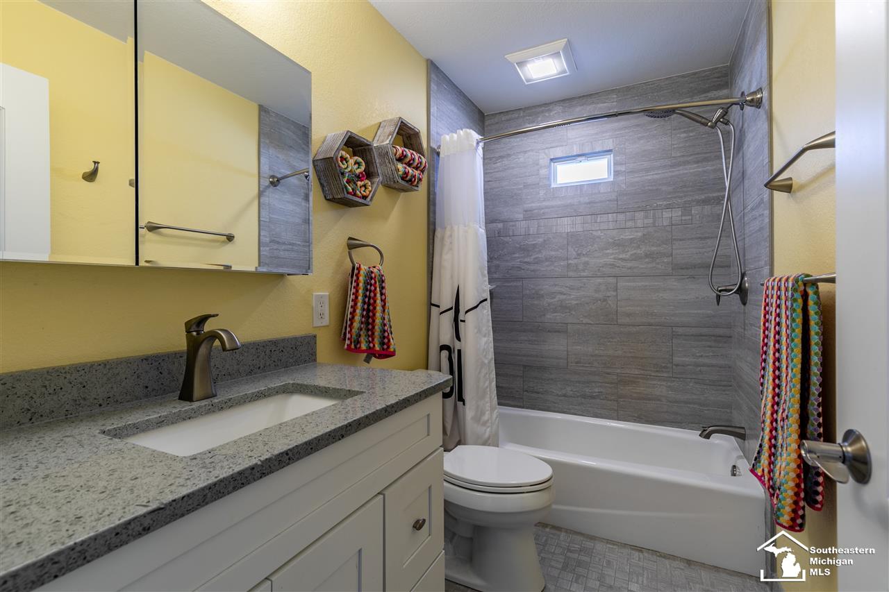 3495 Section Road Lambertville, MI 48144 - Photo 35 of 59