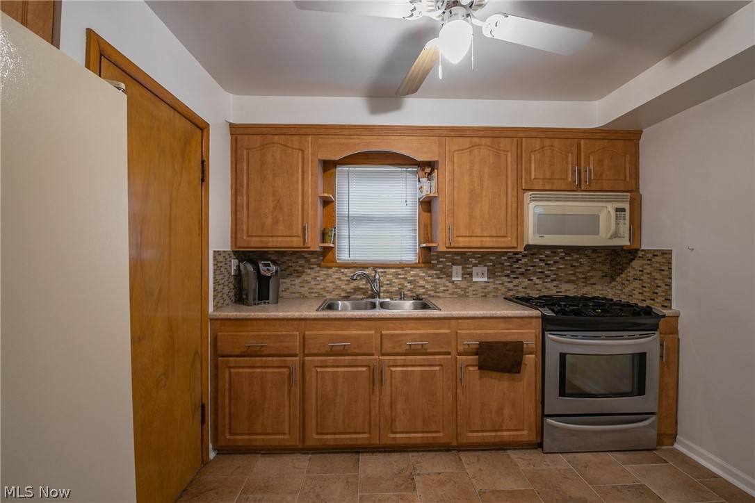 3937 Lancaster Road Cleveland, OH 44121 - Photo 8 of 20