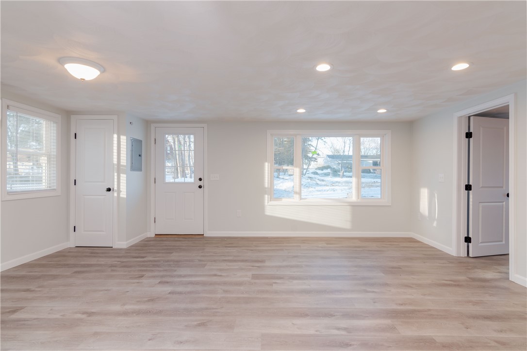 380 Ives Road Warwick, RI 02818 - Photo 33 of 47 Cottage living room