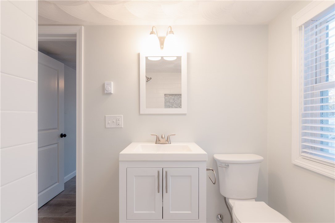 380 Ives Road Warwick, RI 02818 - Photo 39 of 47 Cottage bathroom