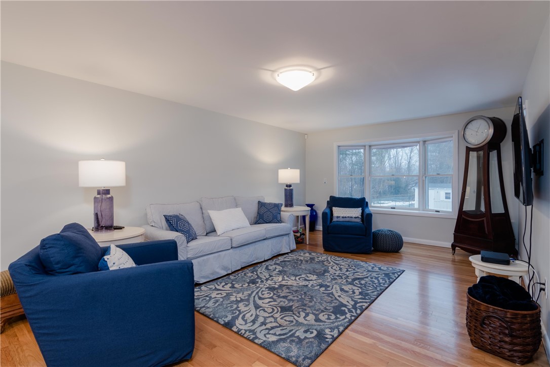 380 Ives Road Warwick, RI 02818 - Photo 7 of 47