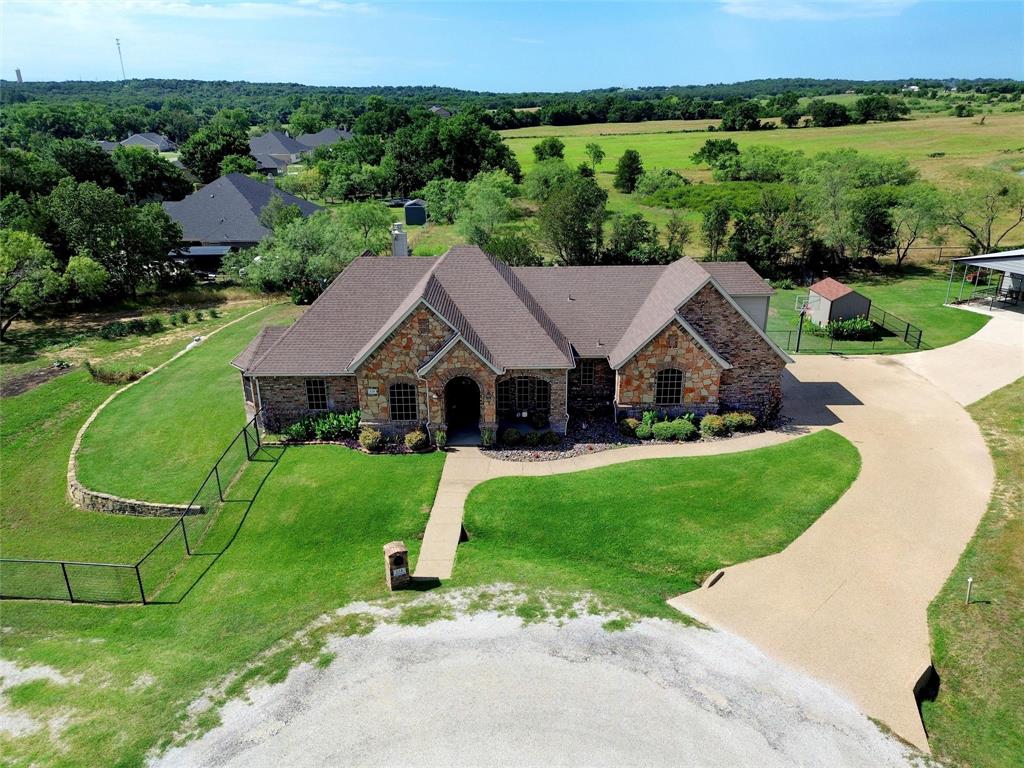124 Carnes Court Springtown, TX 76082 - Photo 3 of 40 1.318 Acres on Quiet Cul-d-sac