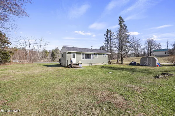 $200,000 | 31 New Windsor Road, Hinsdale, MA 01235