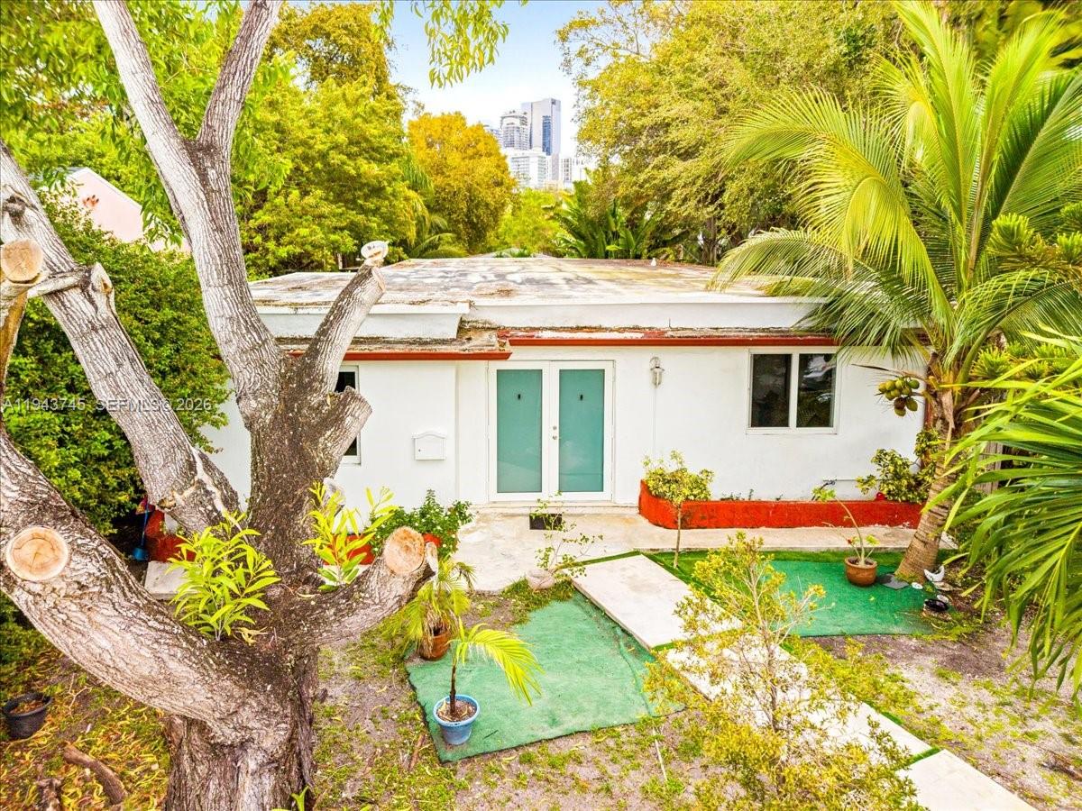 321 Southwest 19th Road Miami, FL 33129 - Photo 15 of 66