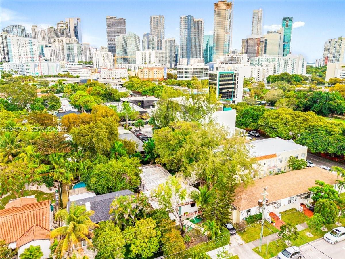 321 Southwest 19th Road Miami, FL 33129 - Photo 17 of 66