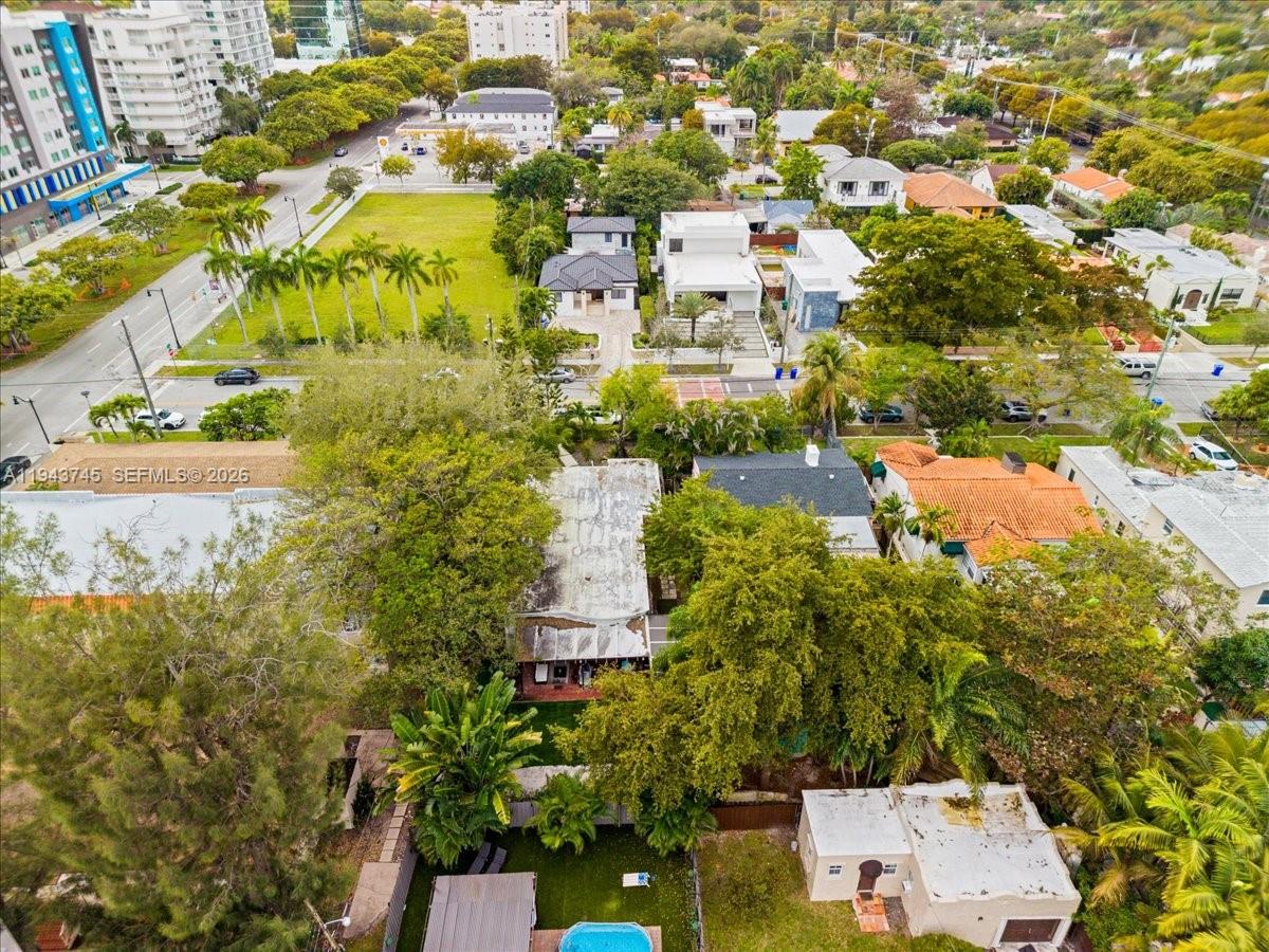 321 Southwest 19th Road Miami, FL 33129 - Photo 19 of 66