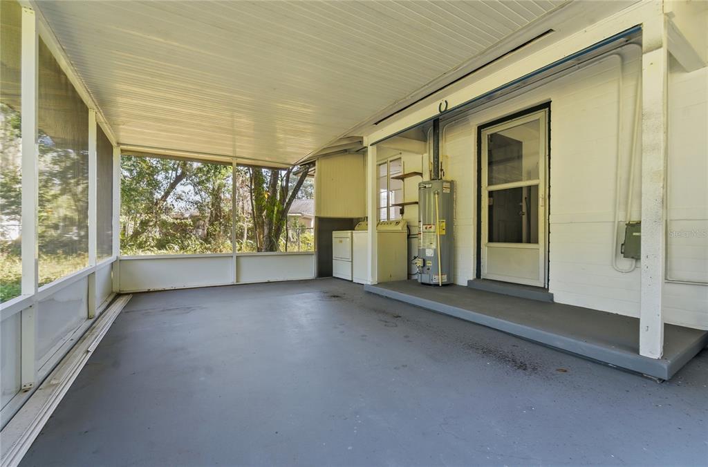 1615 Northeast 9th Street Ocala, FL 34470 - Photo 24 of 24 an empty room with windows