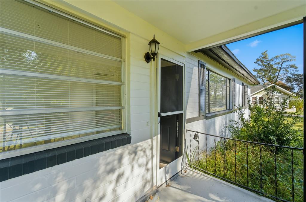 1615 Northeast 9th Street Ocala, FL 34470 - Photo 7 of 24 a view of balcony
