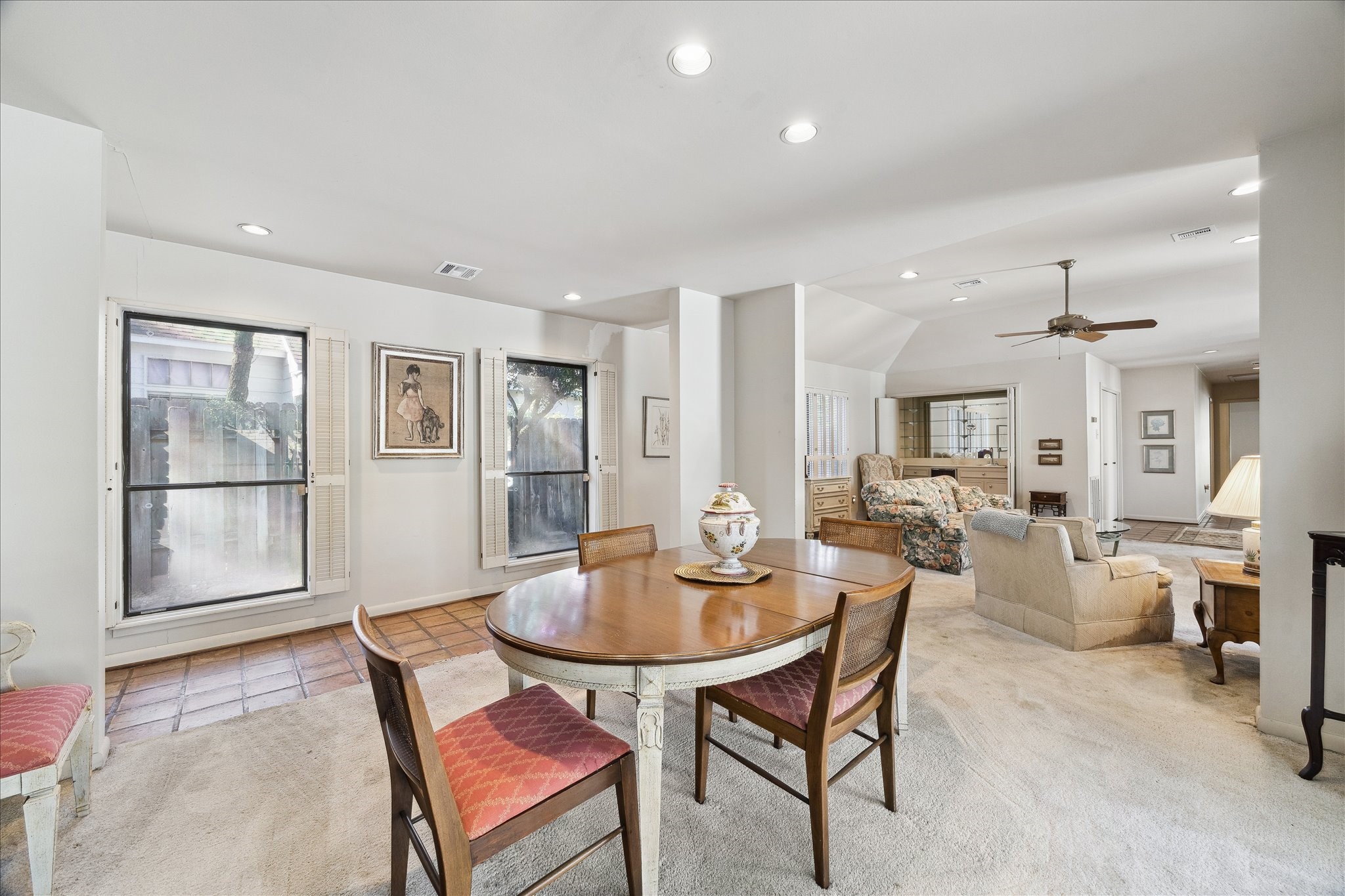 306 Commodore Way Houston, TX 77079 - Photo 12 of 33 a dining room with furniture and window