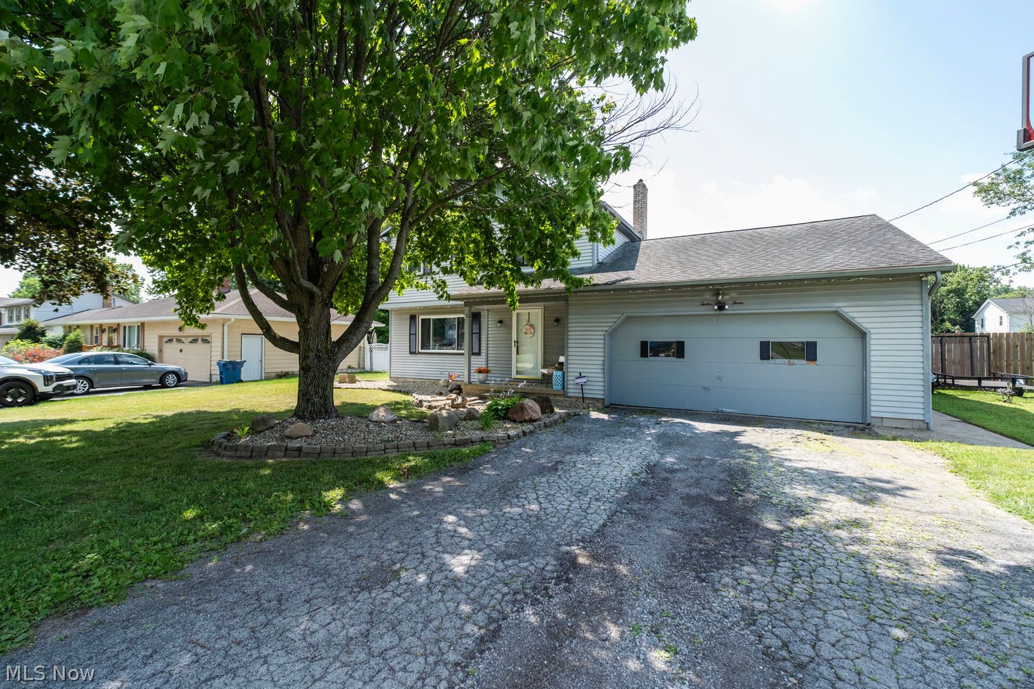 1263 Shields Road Youngstown, OH 44511 - Photo 3 of 33