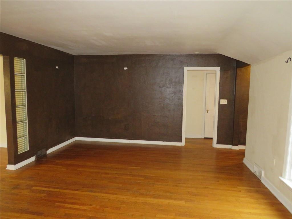 227 Drake Road Bethel Park, PA 15102 - Photo 14 of 20 Gallery Image 14