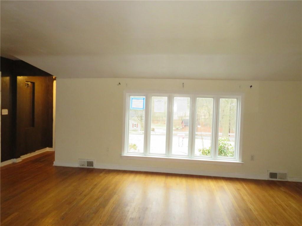 227 Drake Road Bethel Park, PA 15102 - Photo 8 of 20 Gallery Image 8